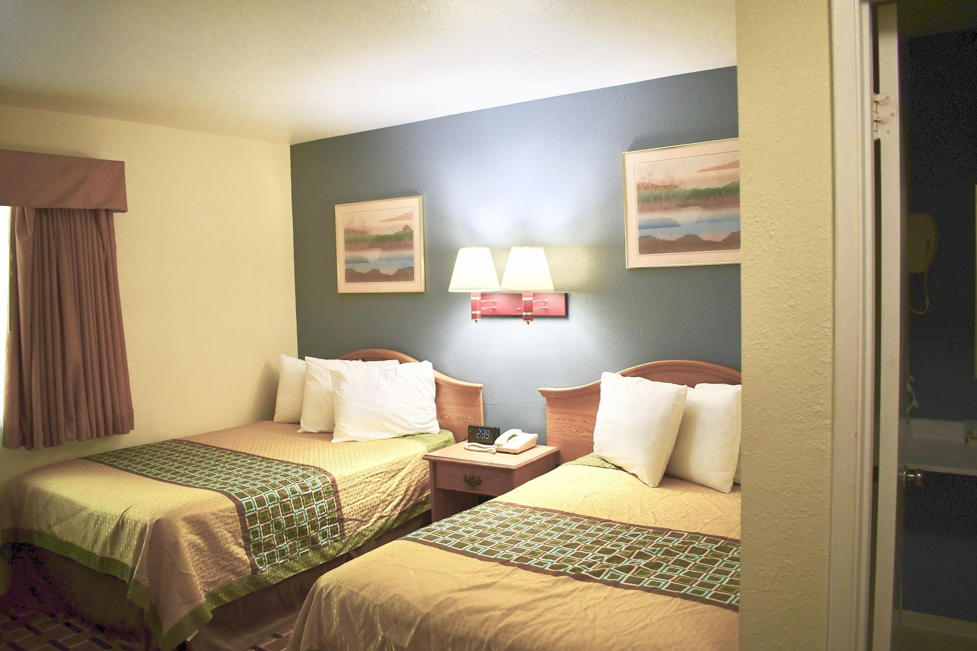 Travelers Inn Medford Exterior photo