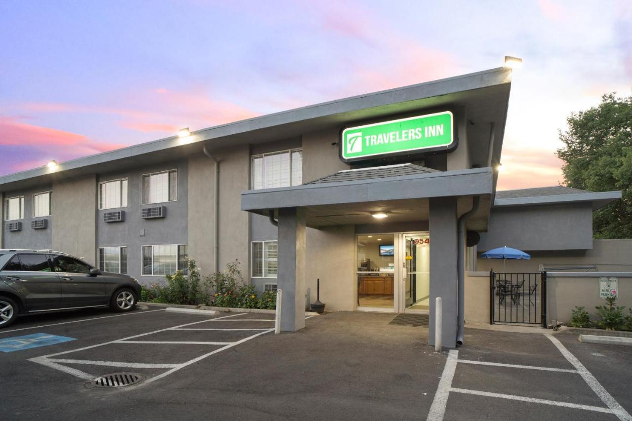 Travelers Inn Medford Exterior photo